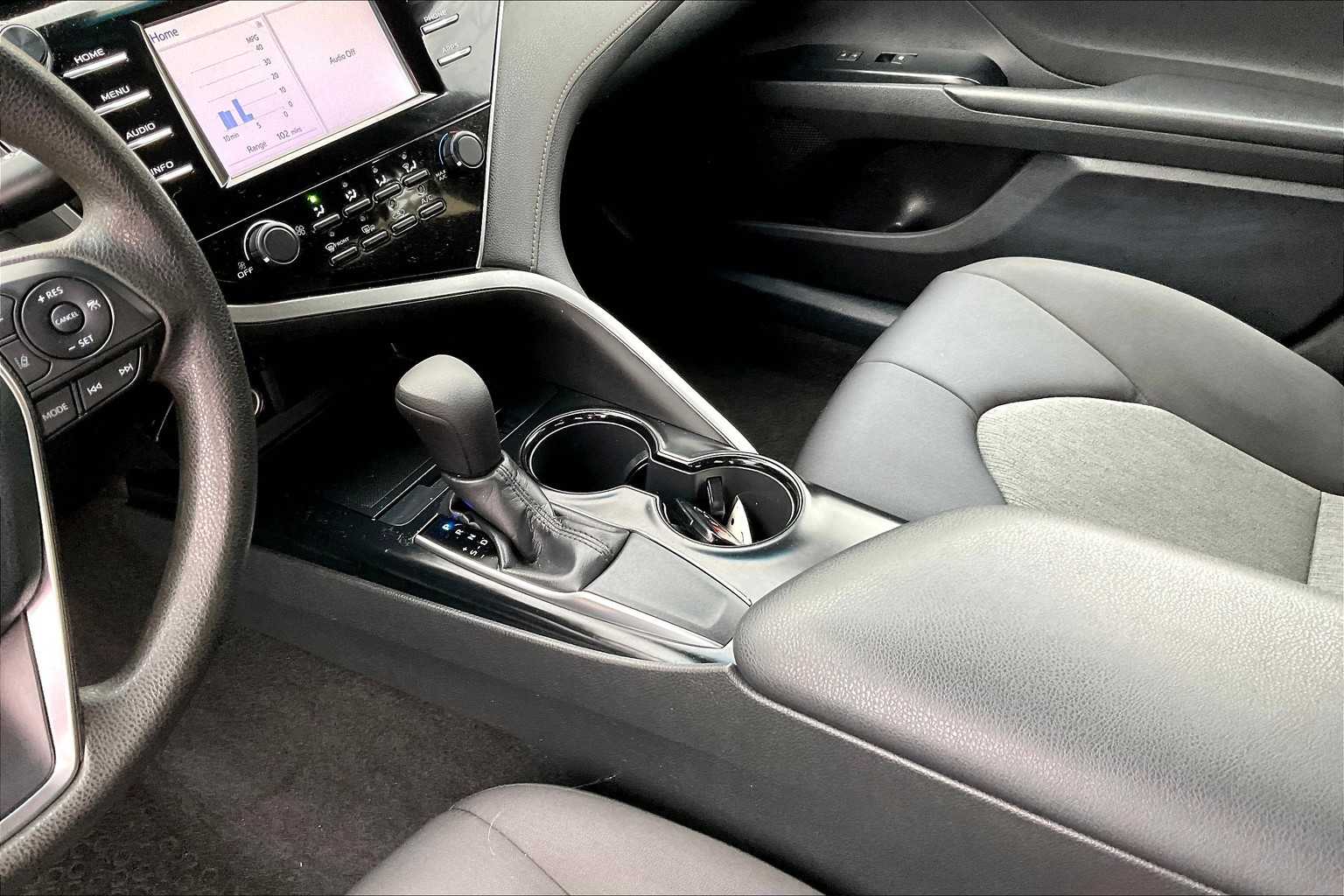 2018 Toyota Camry LE - Photo 20