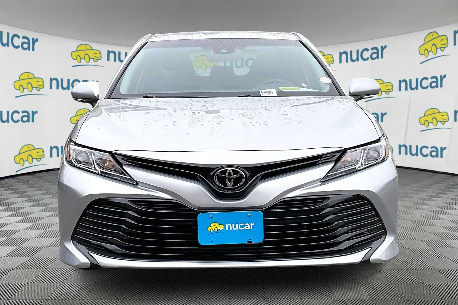 2018 Toyota Camry LE - Photo 2