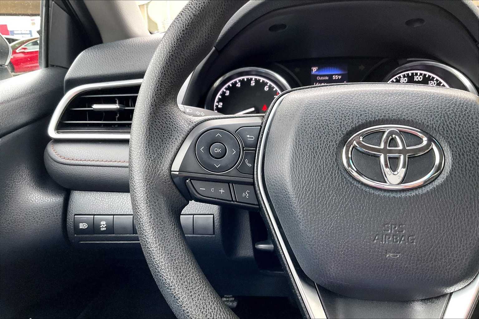 2018 Toyota Camry LE - Photo 22