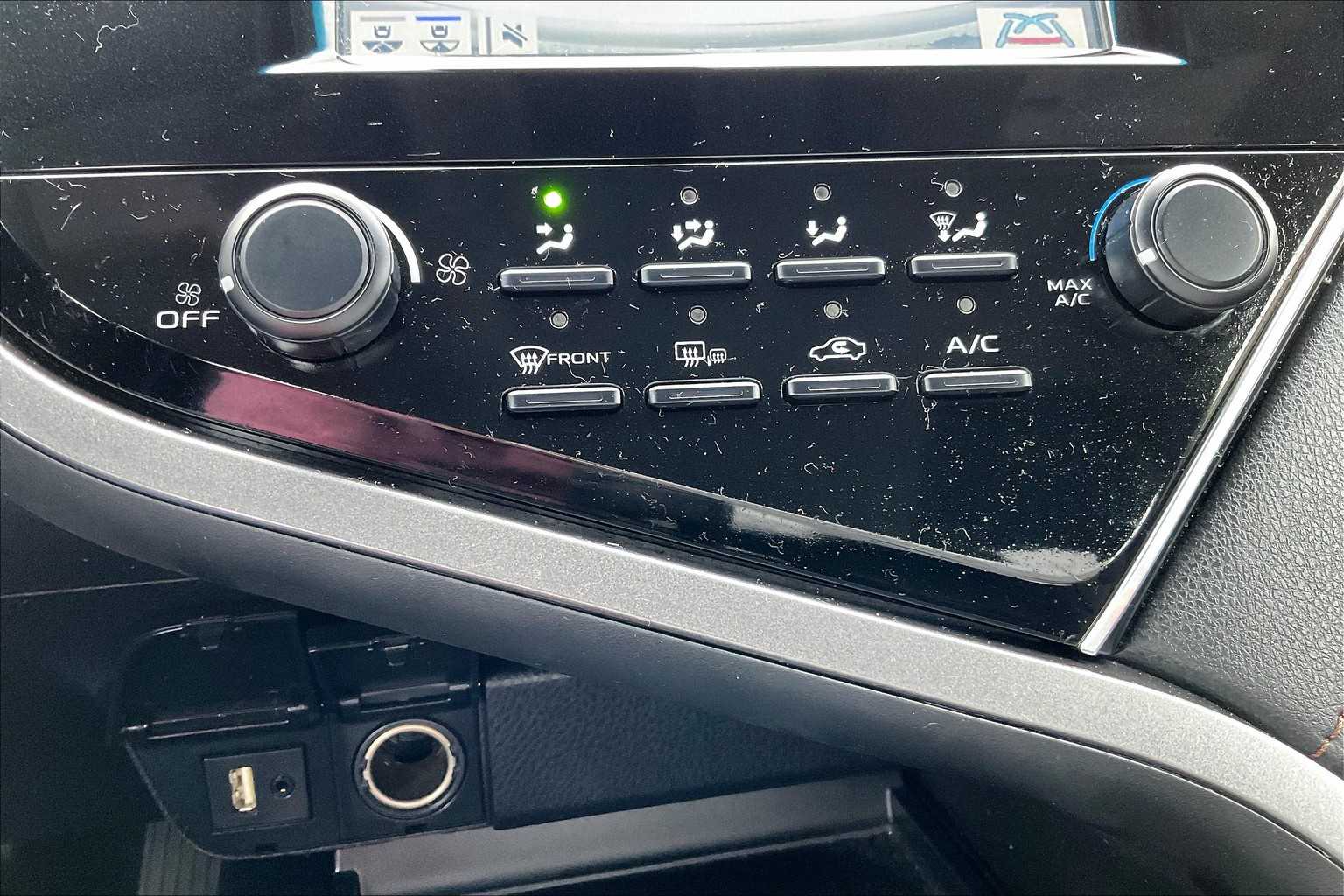 2018 Toyota Camry LE - Photo 25