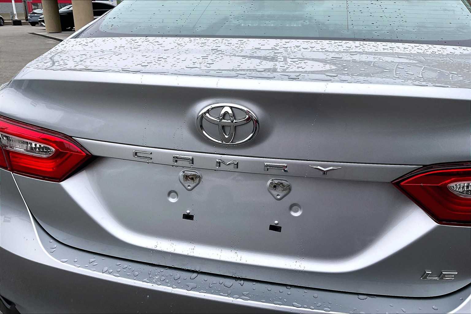 2018 Toyota Camry LE - Photo 28