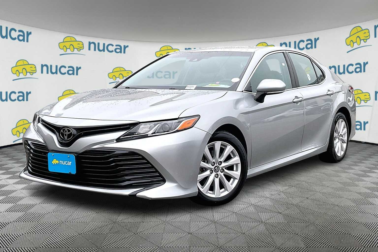 2018 Toyota Camry LE - Photo 3