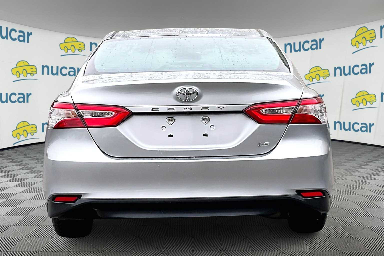 2018 Toyota Camry LE - Photo 5