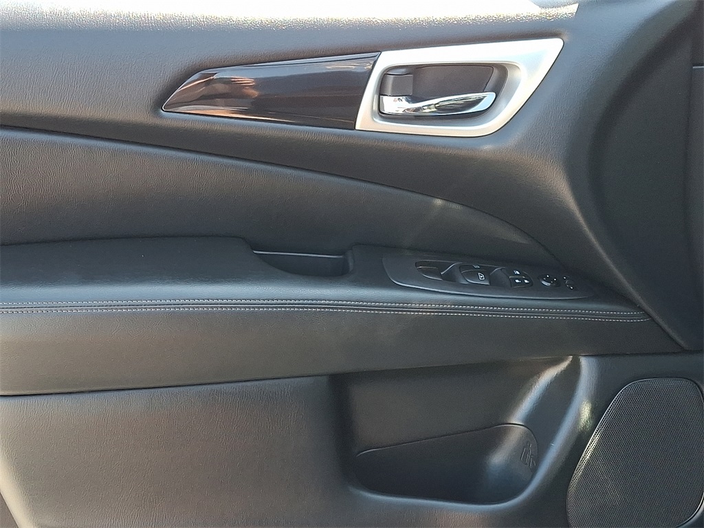 2020 Nissan Pathfinder SV - Photo 14