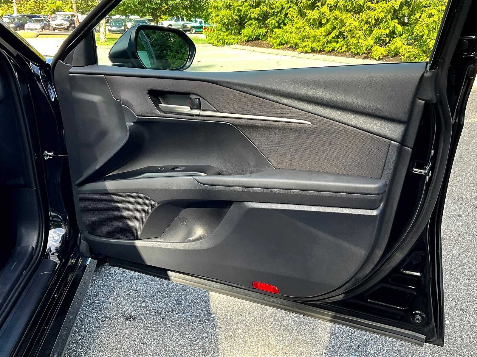 2025 Toyota Camry LE - Photo 12