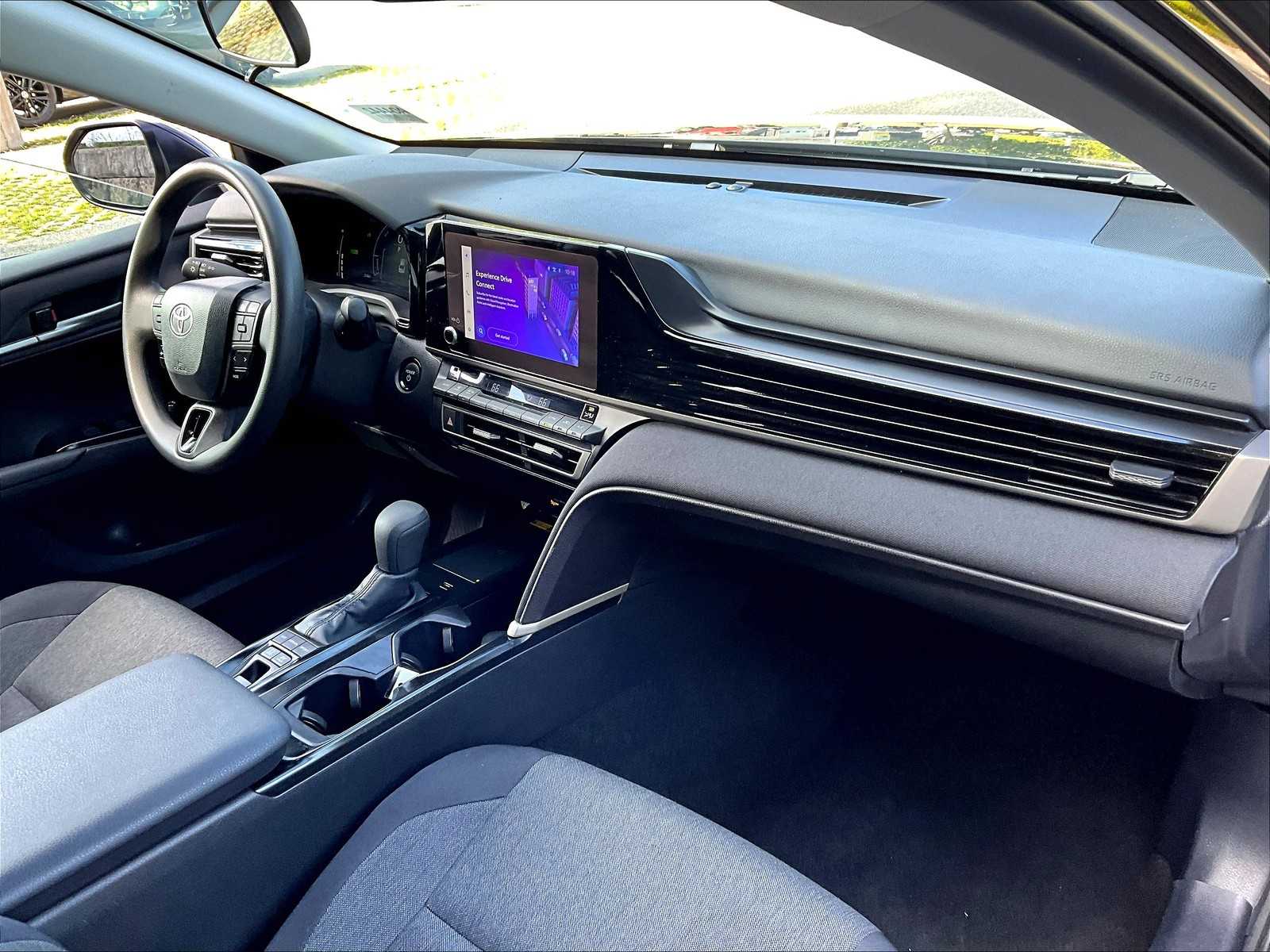 2025 Toyota Camry LE - Photo 14