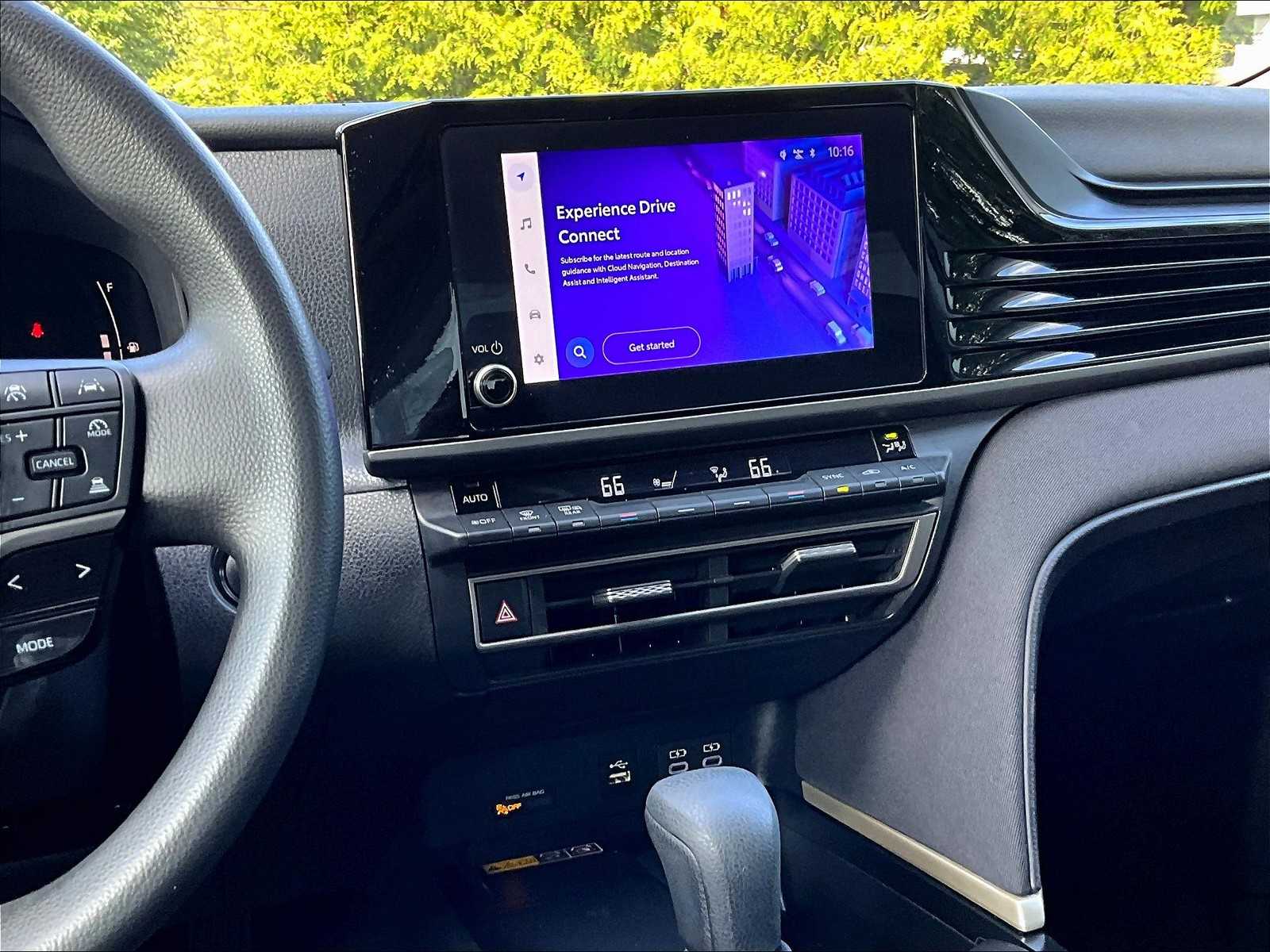 2025 Toyota Camry LE - Photo 18