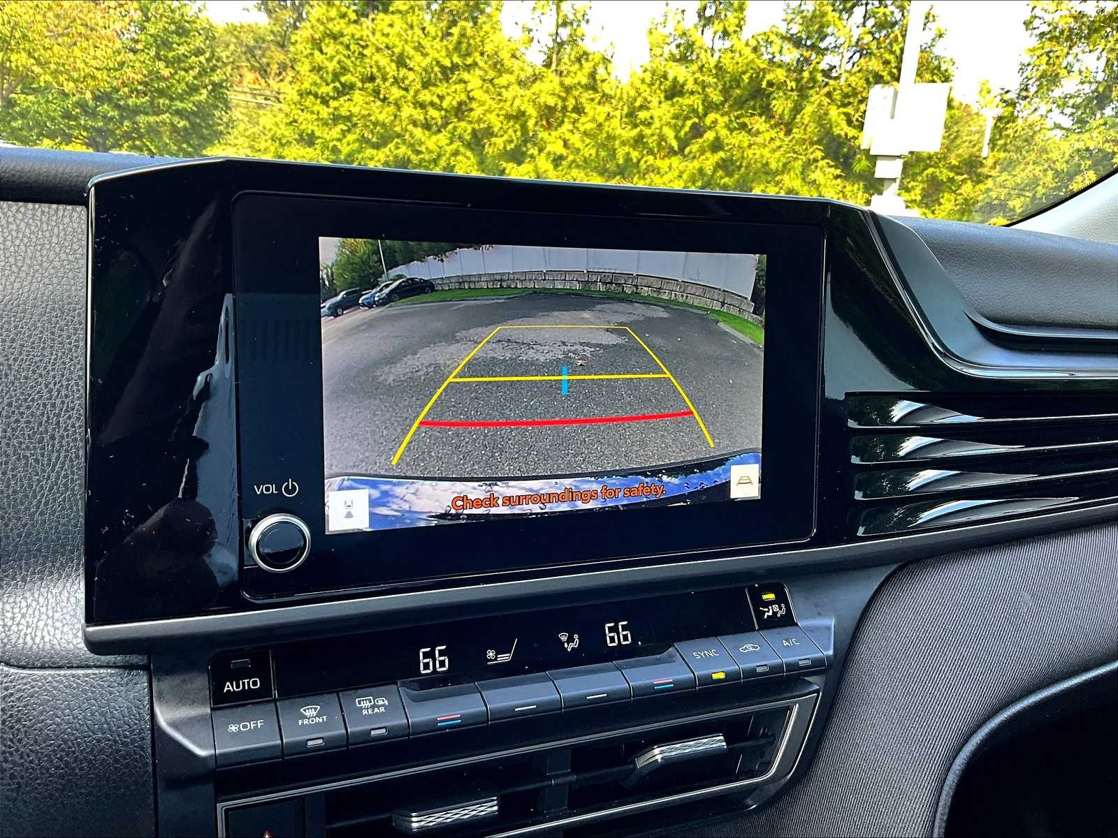 2025 Toyota Camry LE - Photo 19