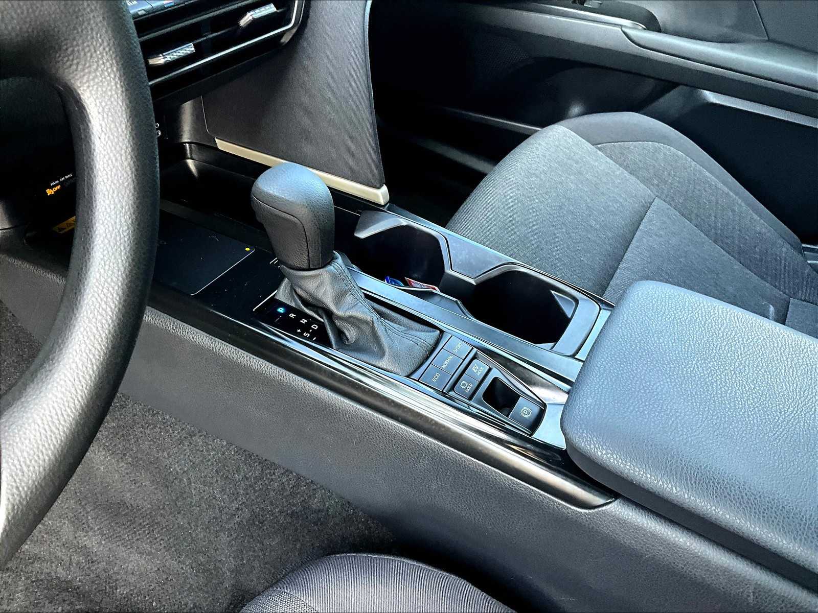 2025 Toyota Camry LE - Photo 20