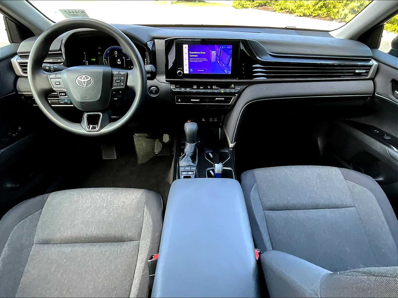 2025 Toyota Camry LE - Photo 21