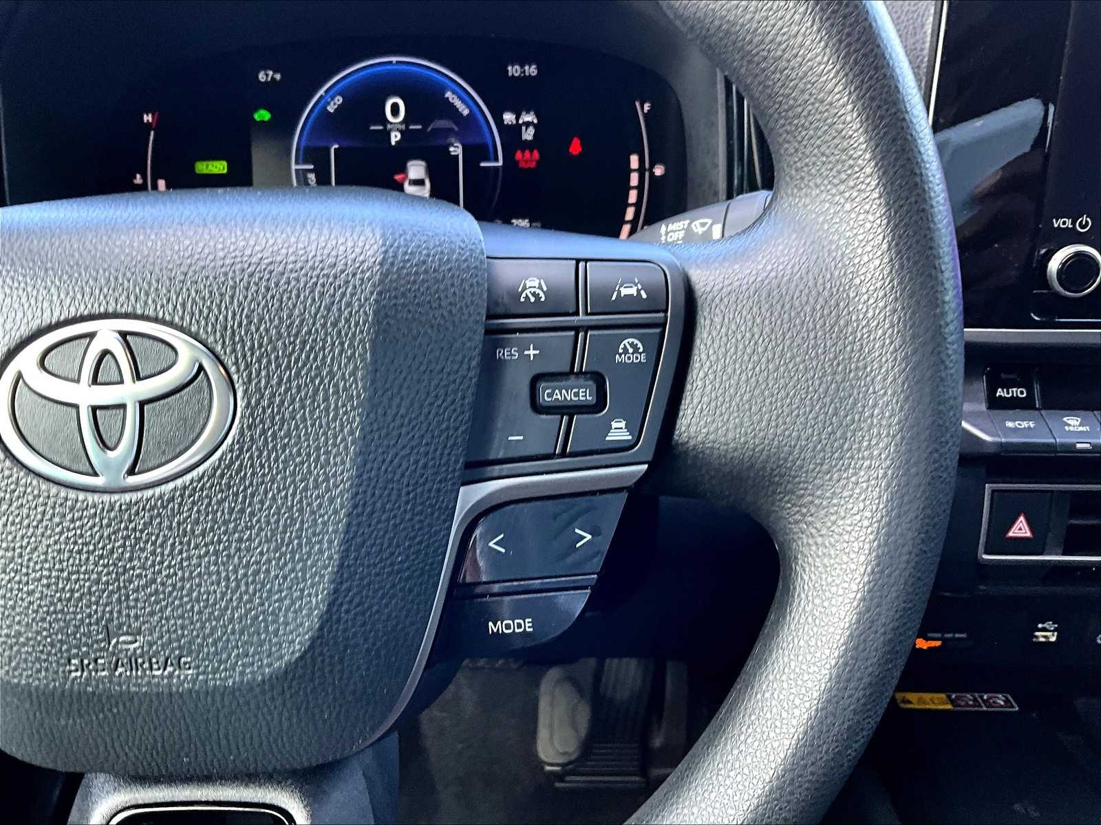 2025 Toyota Camry LE - Photo 24