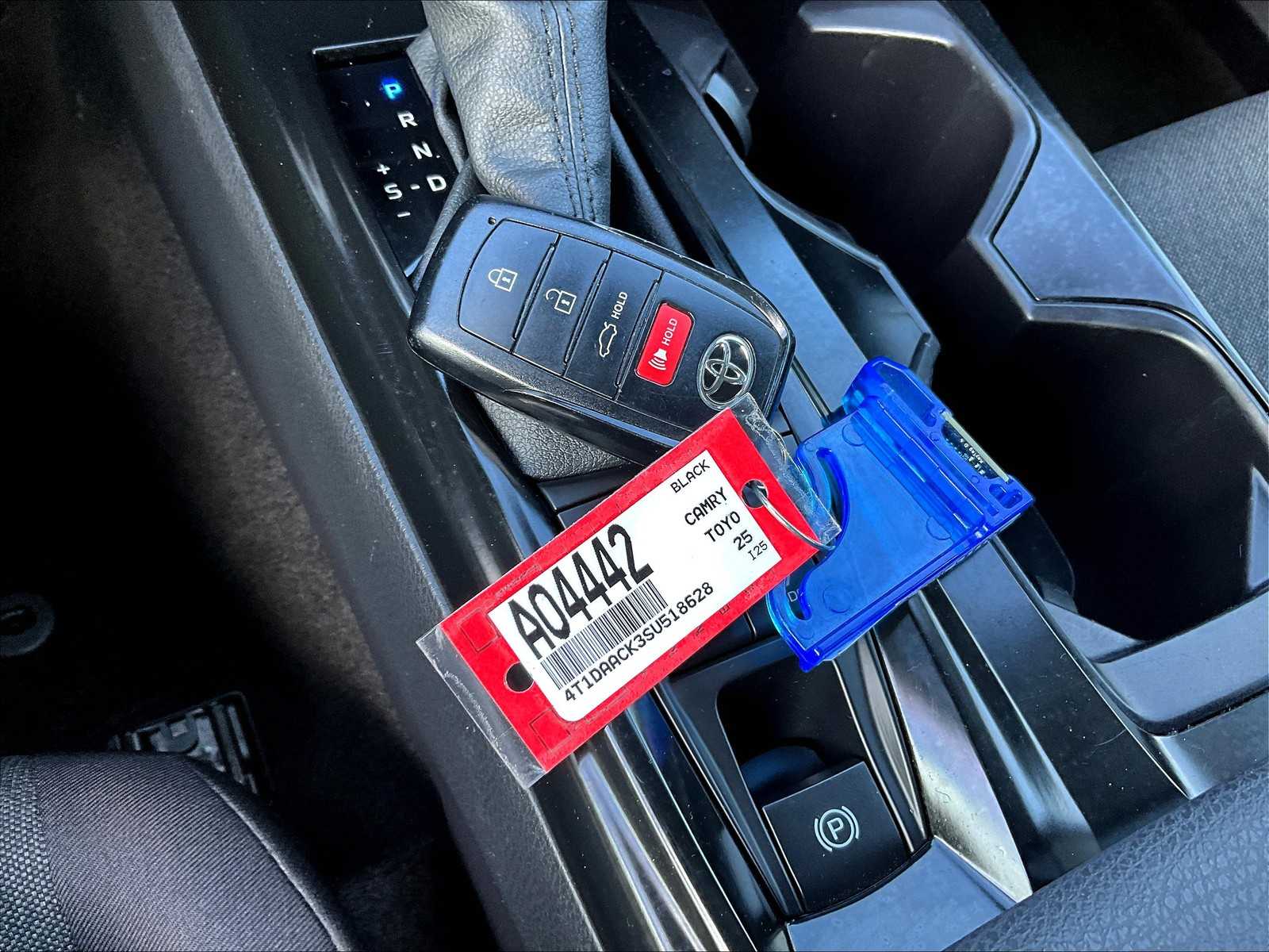 2025 Toyota Camry LE - Photo 31