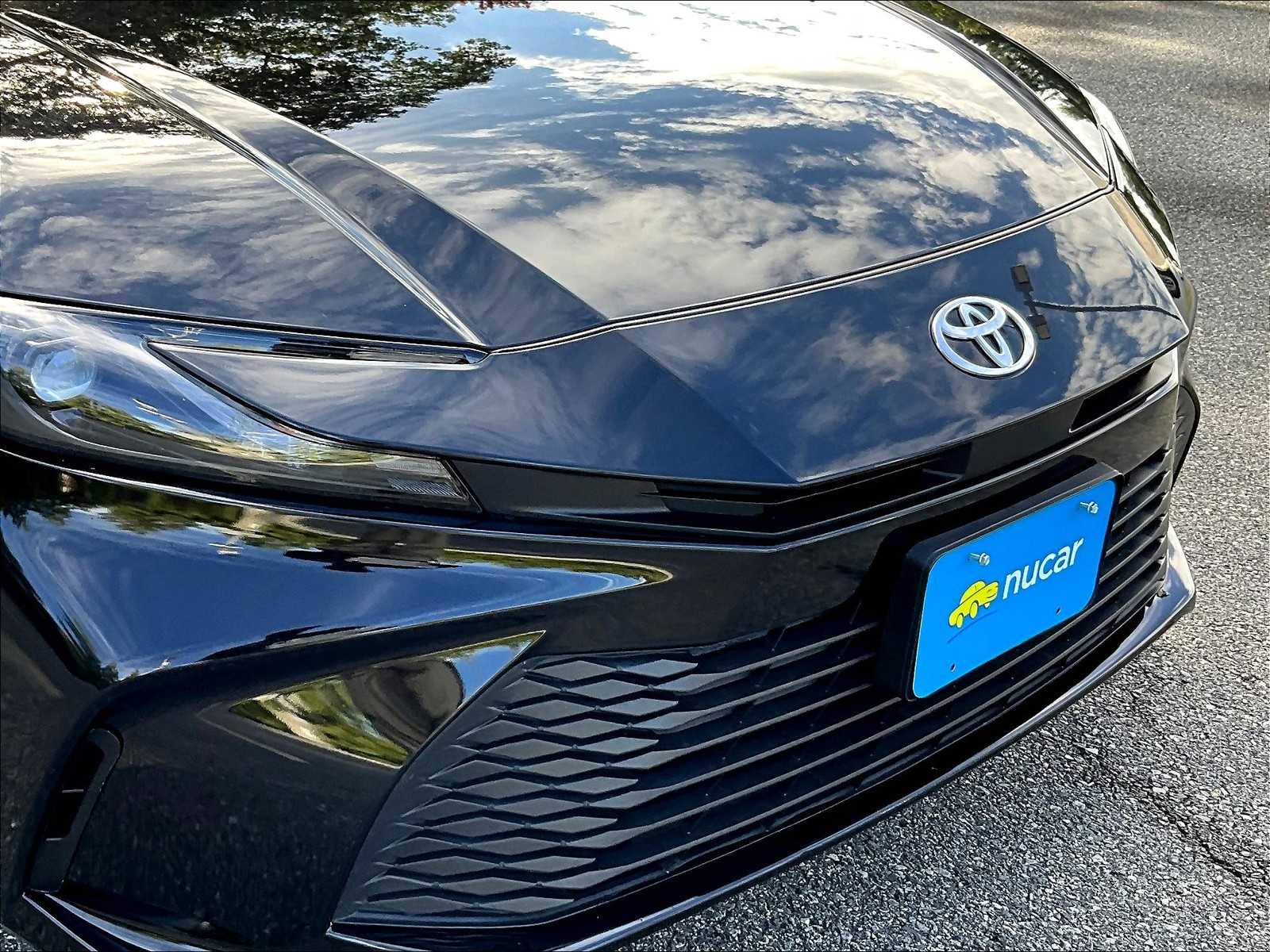 2025 Toyota Camry LE - Photo 32