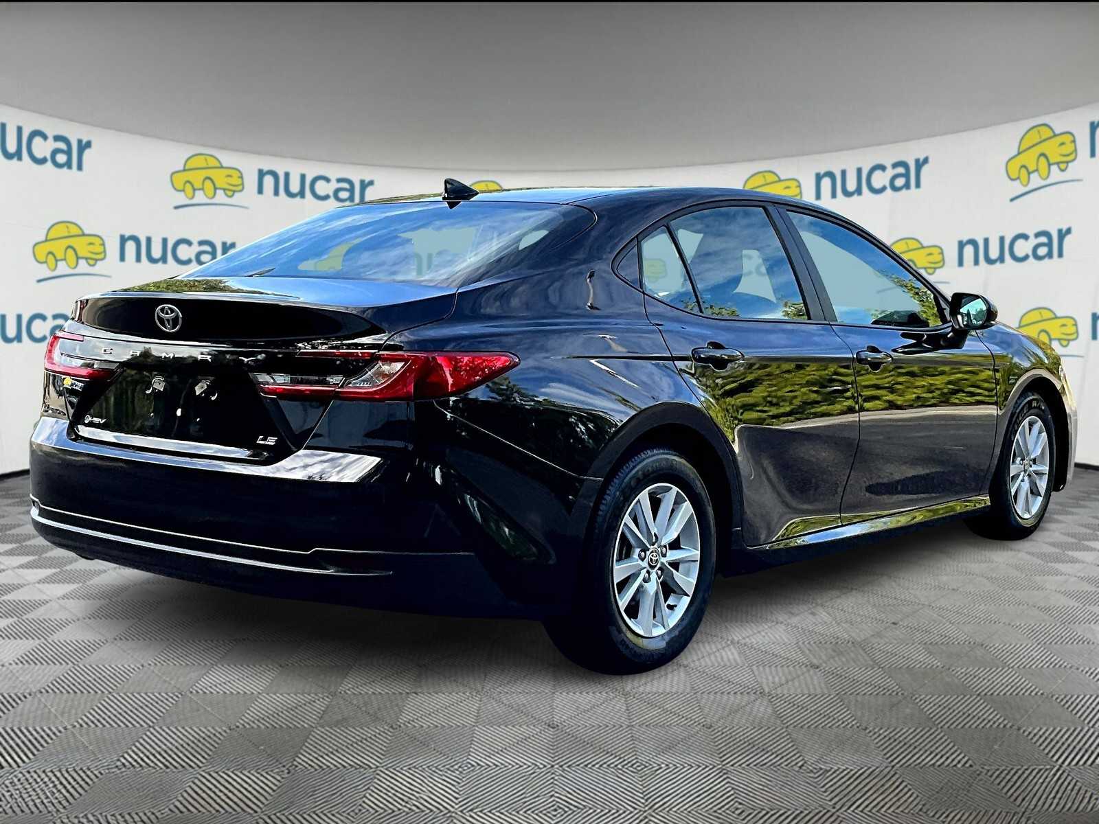 2025 Toyota Camry LE - Photo 6