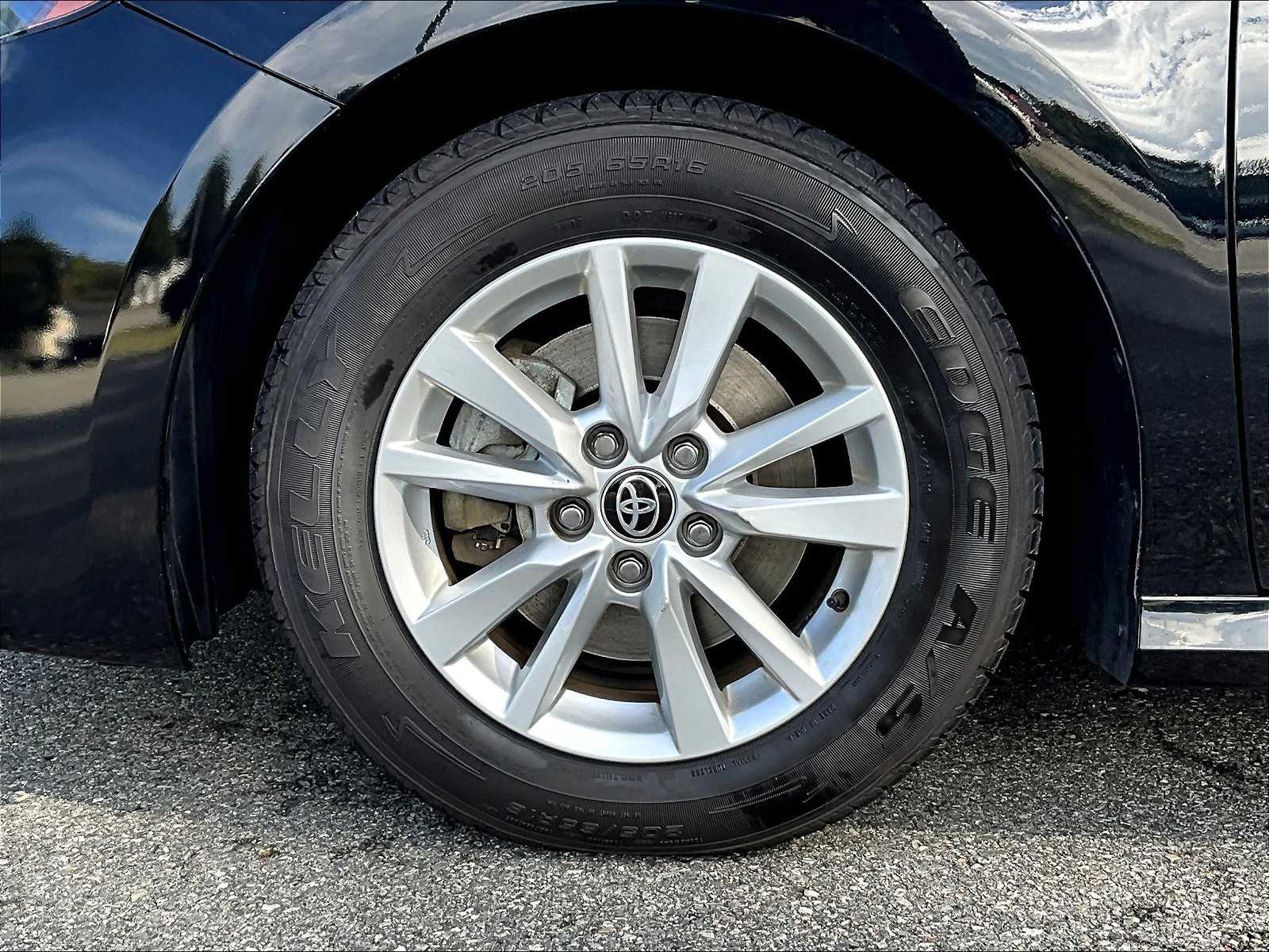 2025 Toyota Camry LE - Photo 7