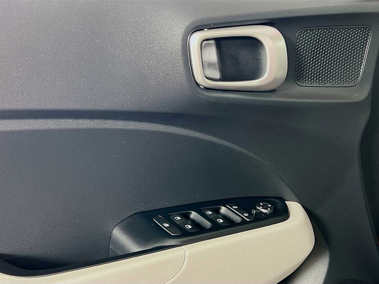 2023 Hyundai Venue SEL - Photo 17