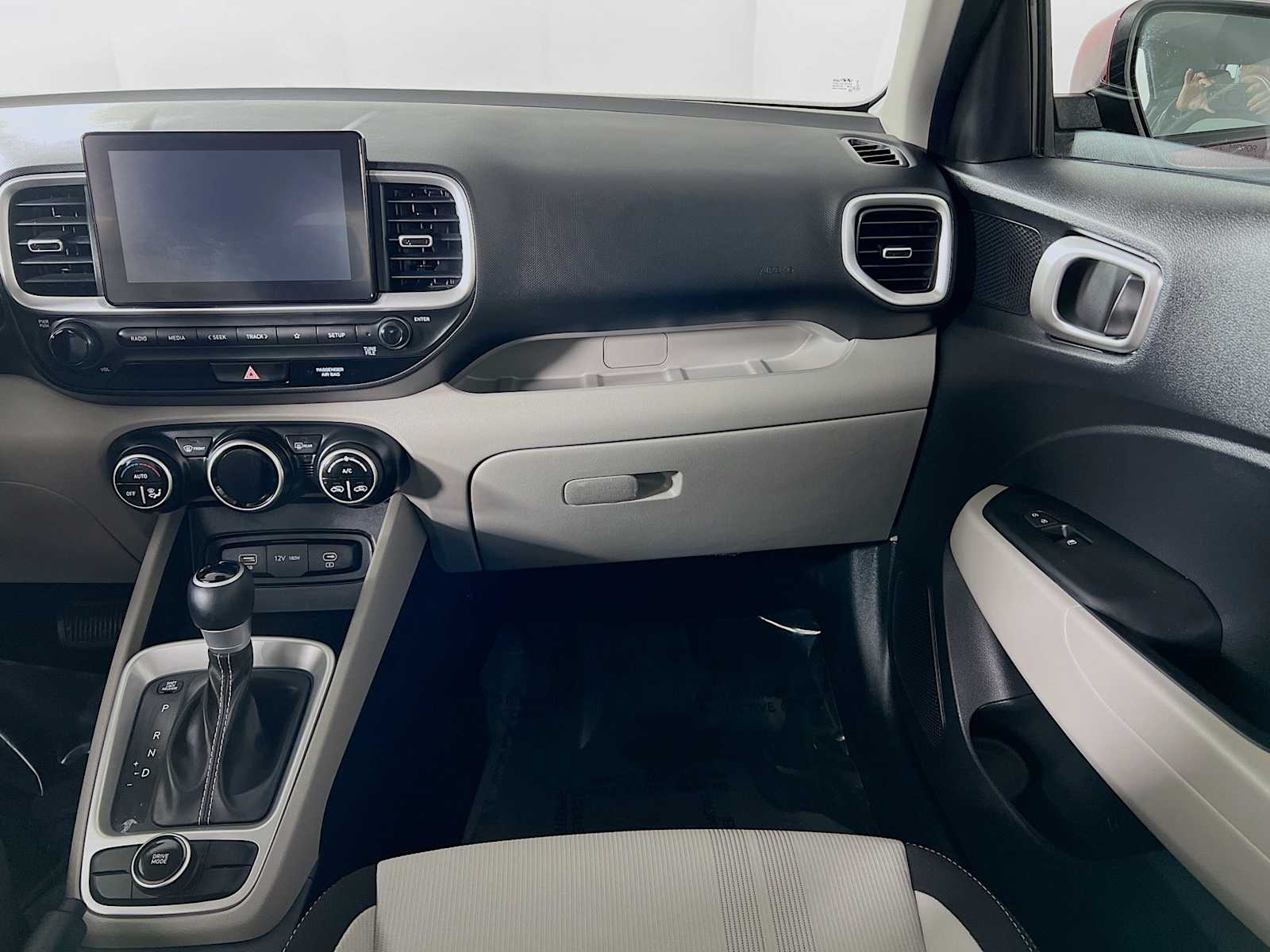 2023 Hyundai Venue SEL - Photo 23