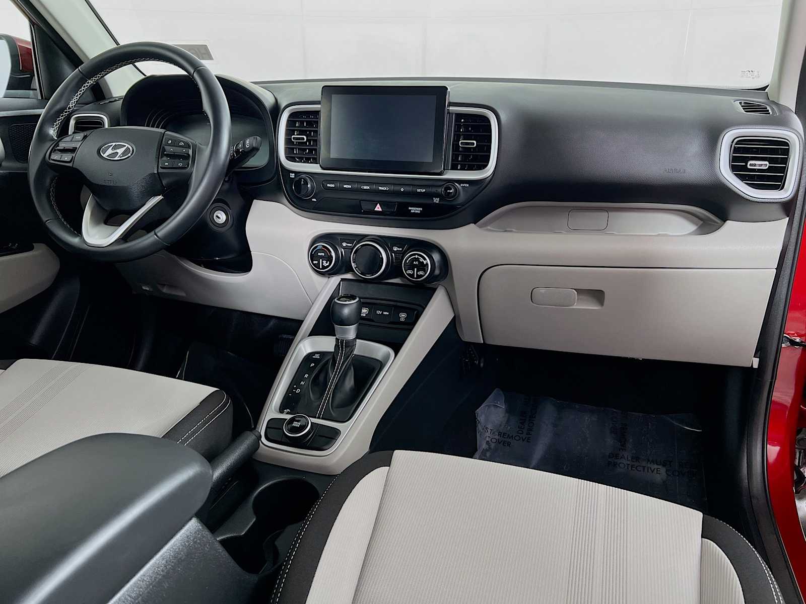 2023 Hyundai Venue SEL - Photo 28