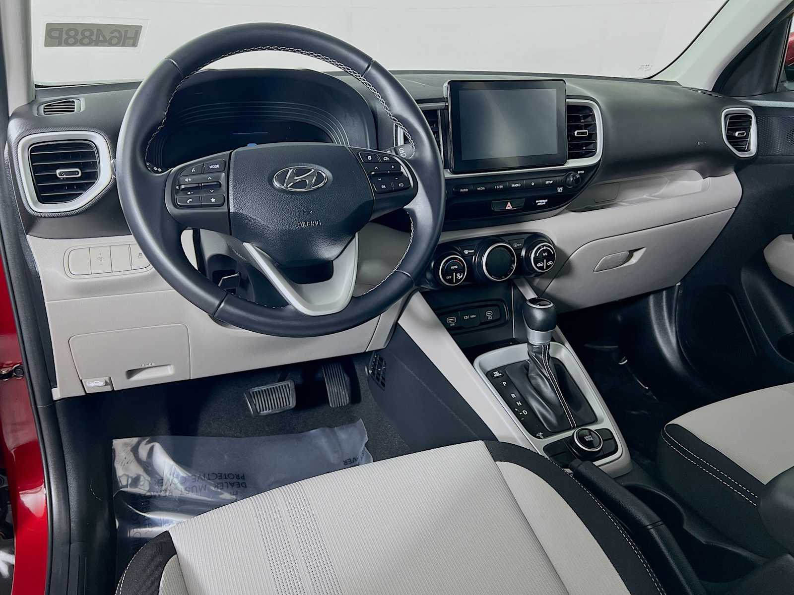 2023 Hyundai Venue SEL - Photo 9