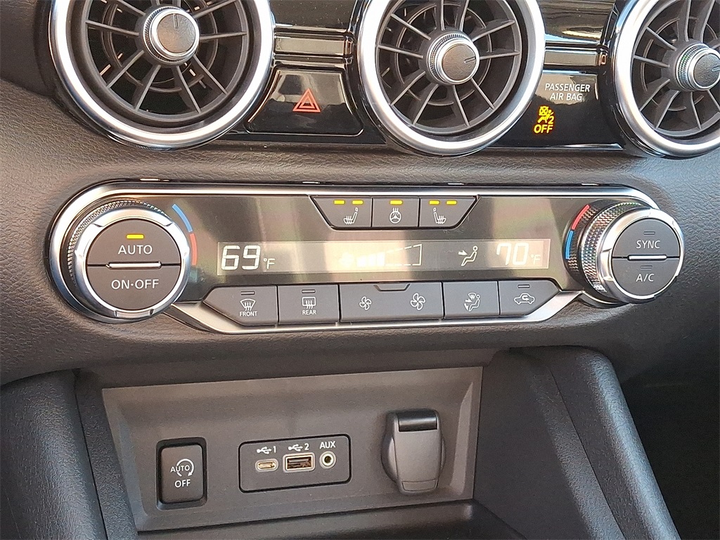 2025 Nissan Sentra SV - Photo 11