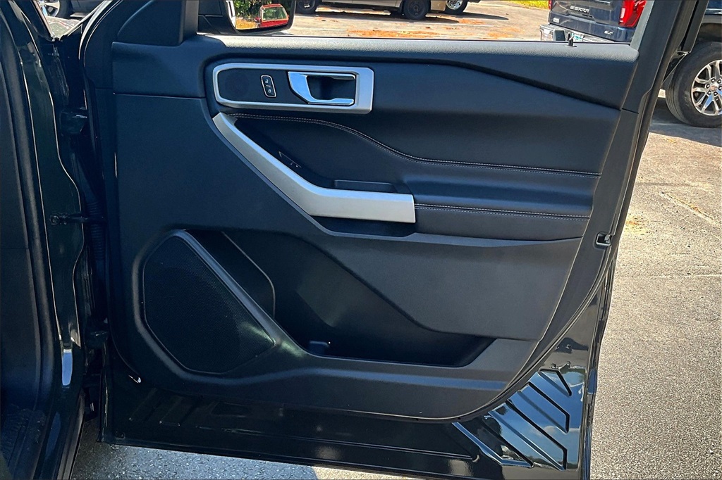 2022 Ford Explorer XLT - Photo 12