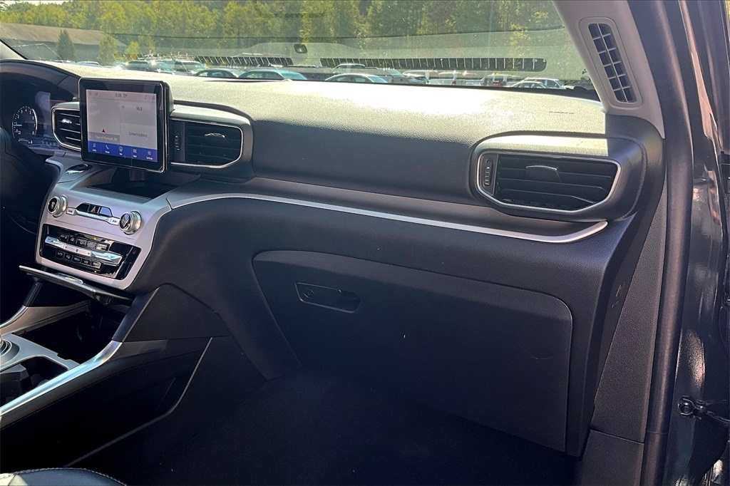 2022 Ford Explorer XLT - Photo 13