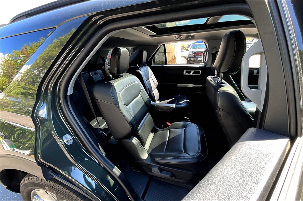 2022 Ford Explorer XLT - Photo 16