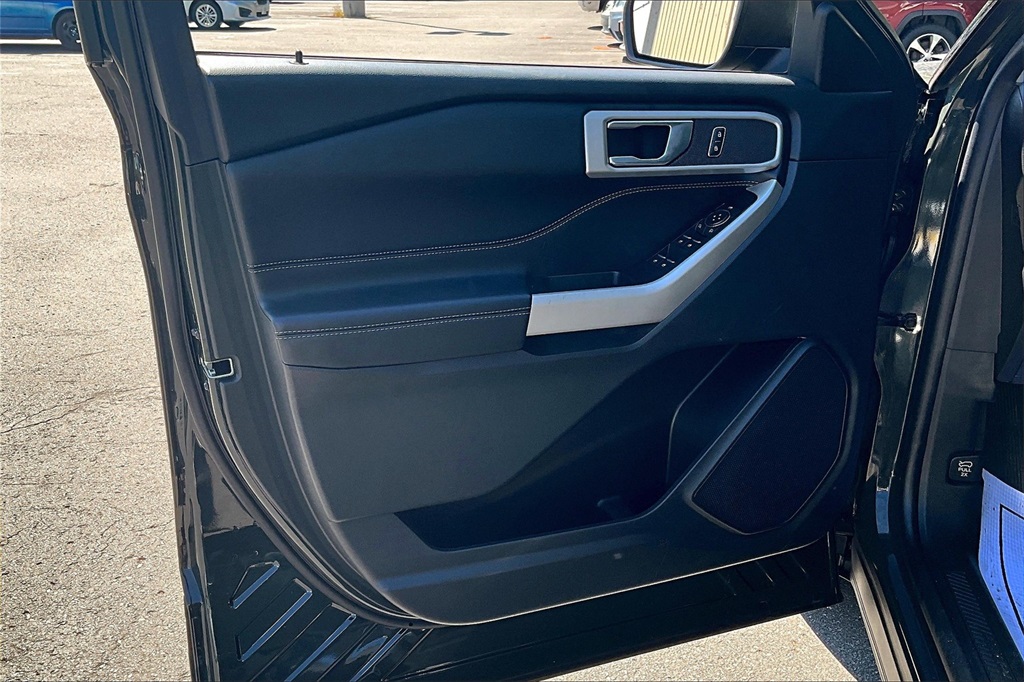 2022 Ford Explorer XLT - Photo 9
