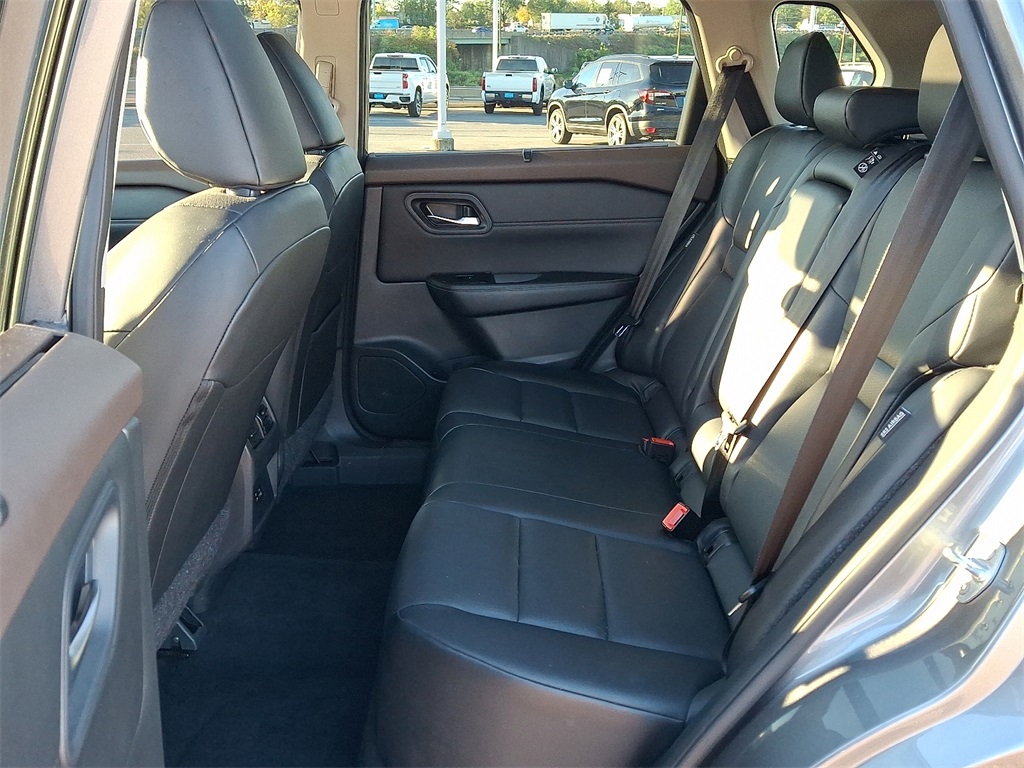 2023 Nissan Rogue SV - Photo 11