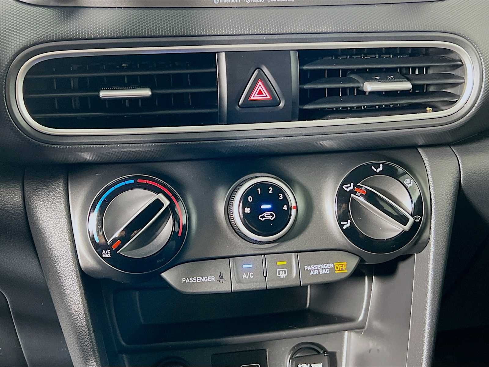 2020 Hyundai Kona SEL - Photo 9