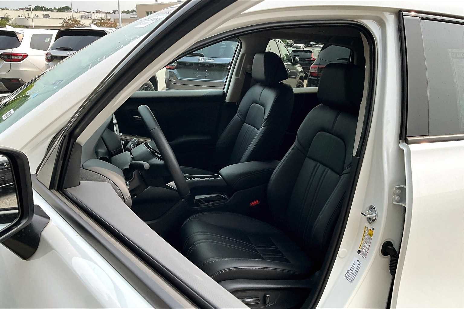 2026 Honda HR-V EX-L - Photo 11