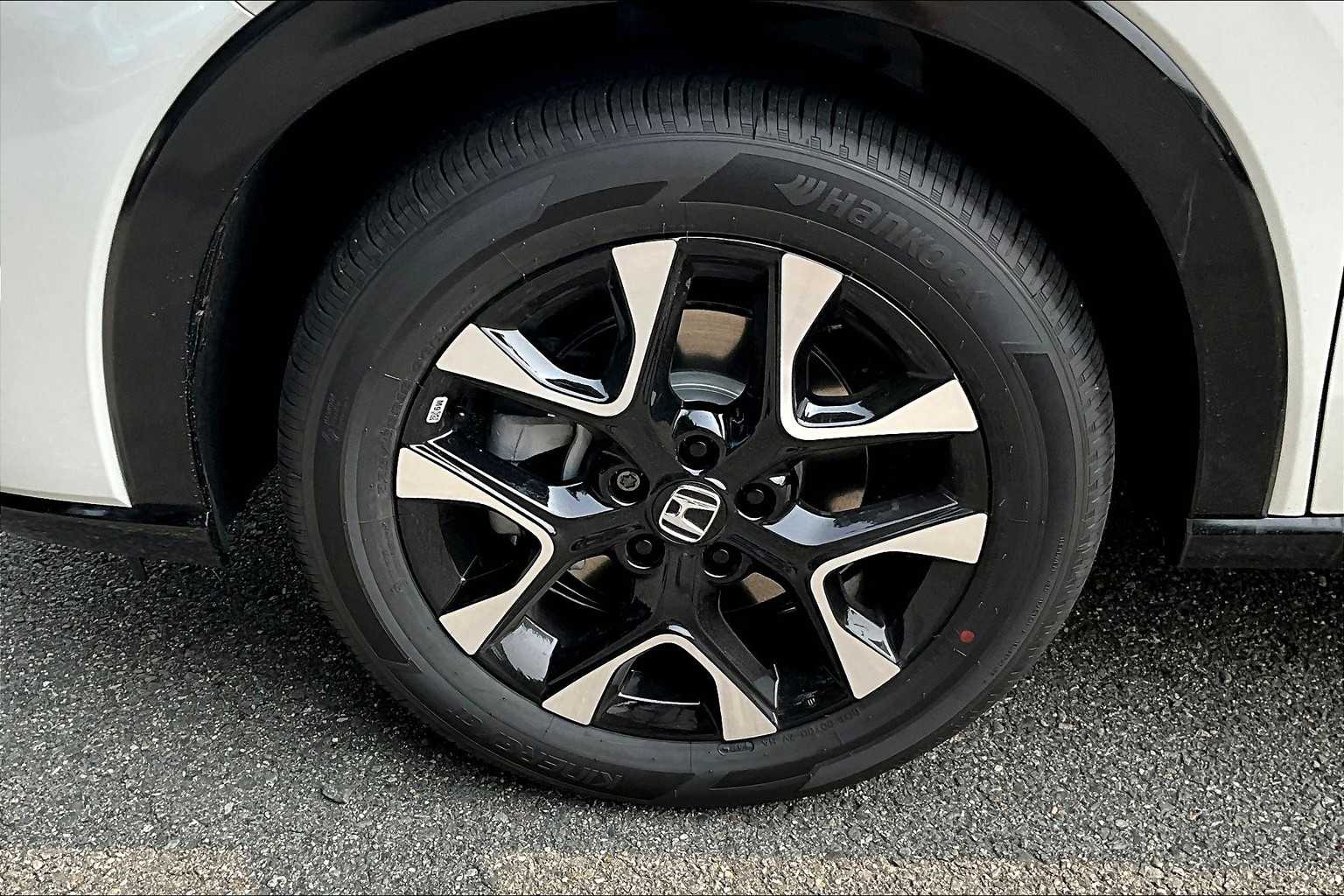 2026 Honda HR-V EX-L - Photo 8