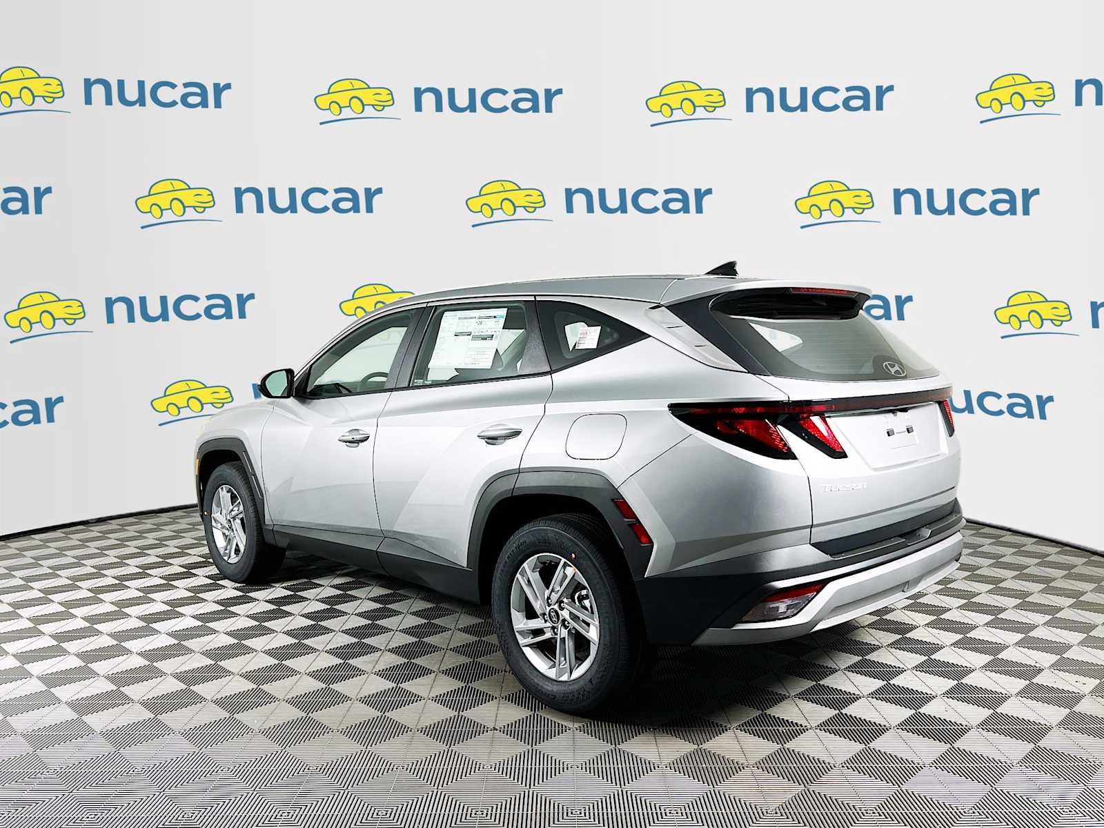 2025 Hyundai Tucson SE - Photo 4