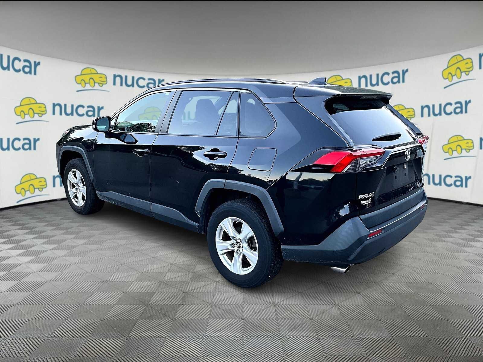 2019 Toyota RAV4 XLE - Photo 3