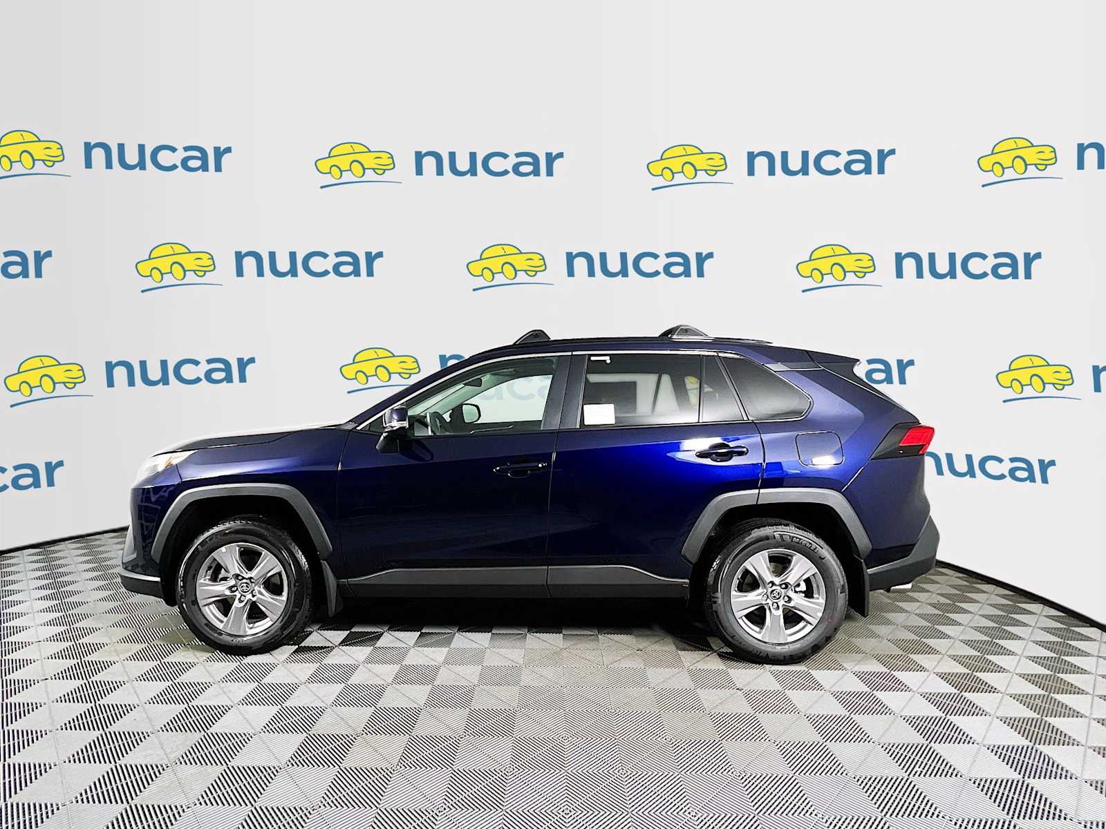 2025 Toyota RAV4 XLE - Photo 3