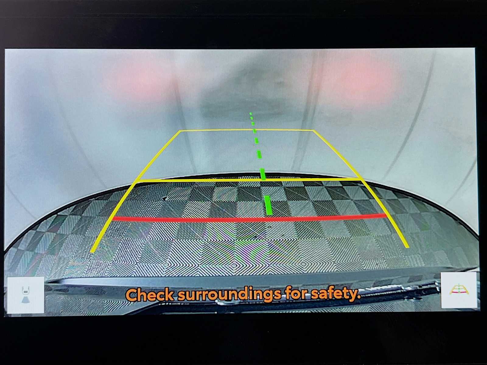 2025 Toyota RAV4 XLE - Photo 9