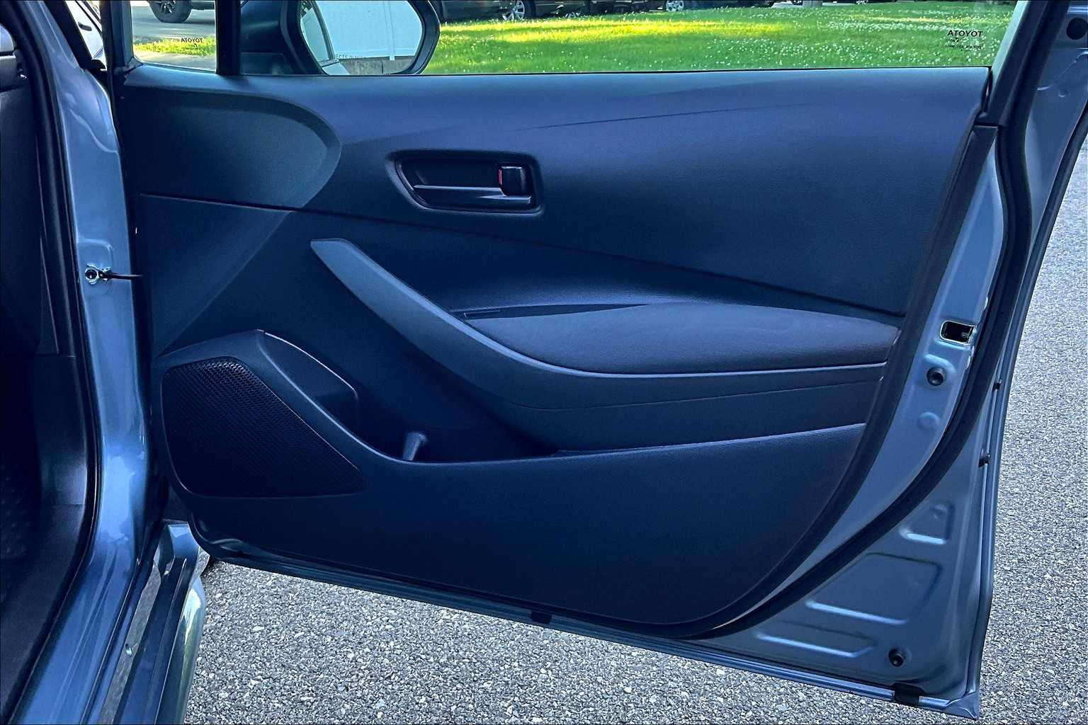 2024 Toyota Corolla LE - Photo 12