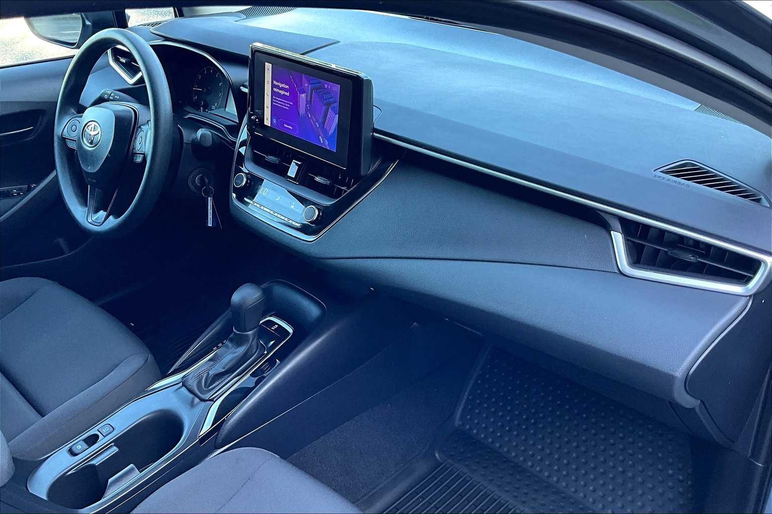 2024 Toyota Corolla LE - Photo 14