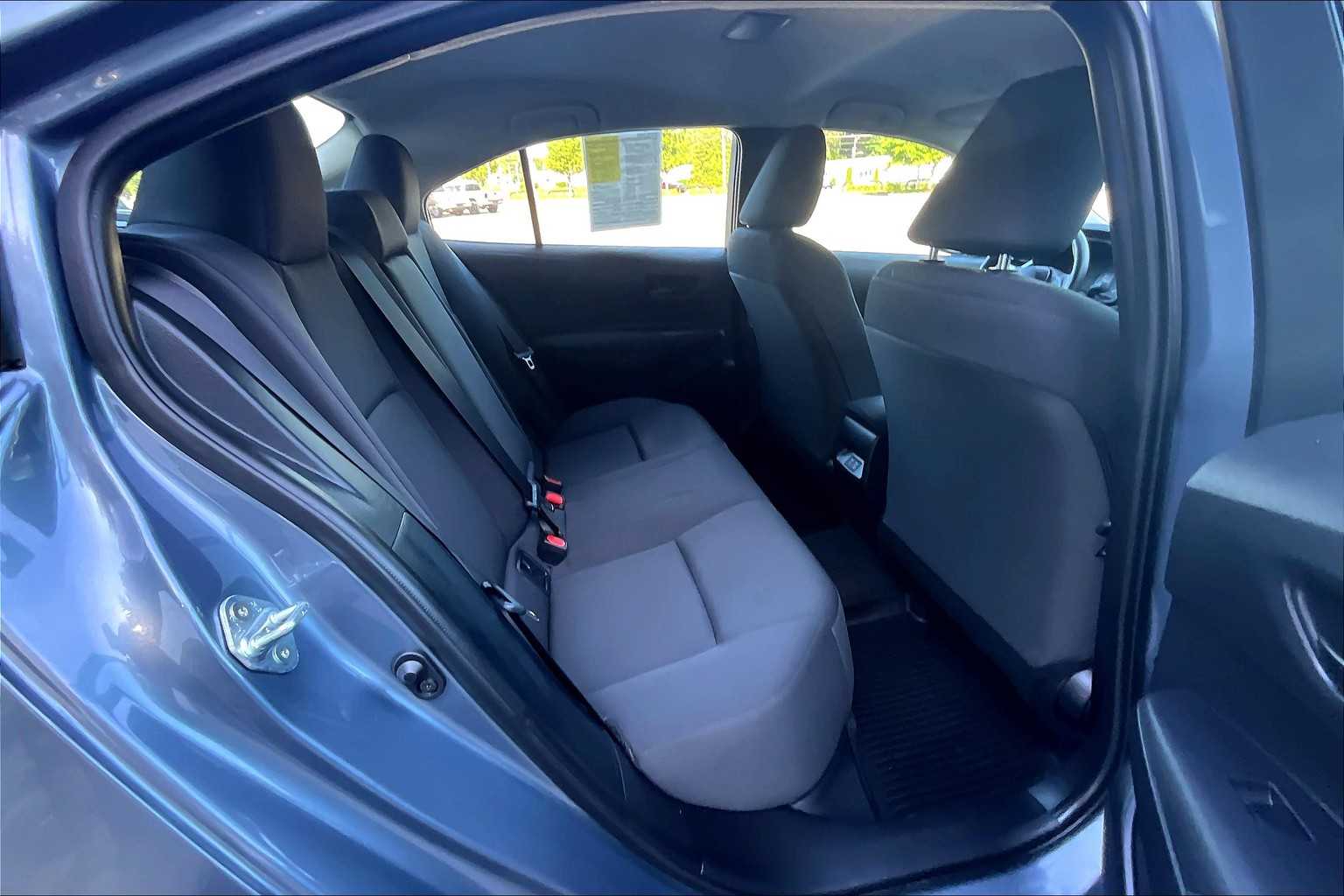 2024 Toyota Corolla LE - Photo 16