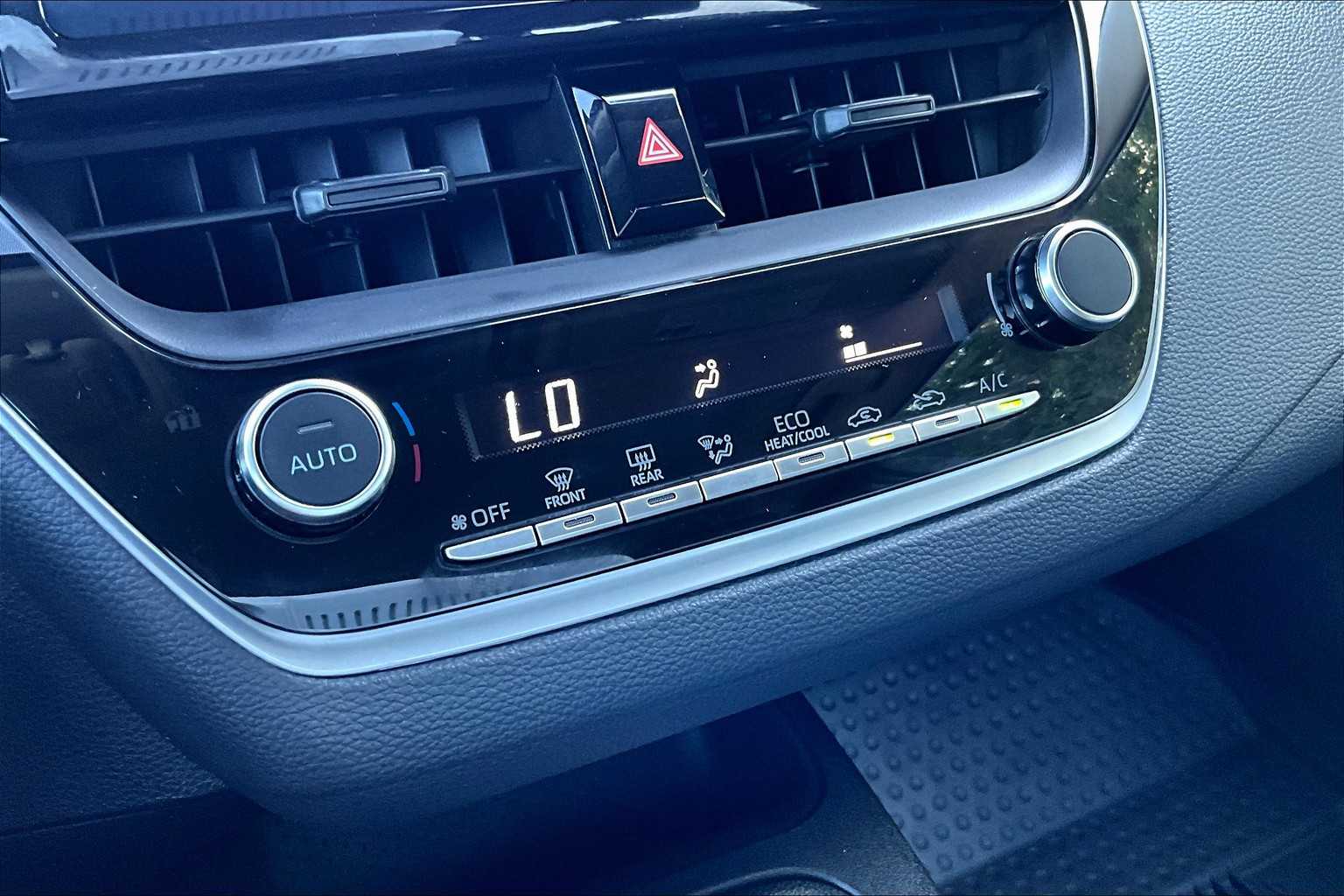 2024 Toyota Corolla LE - Photo 26