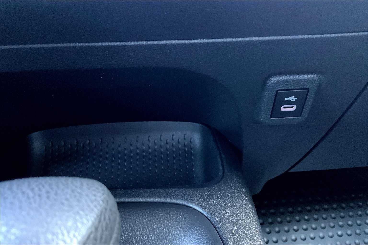 2024 Toyota Corolla LE - Photo 27