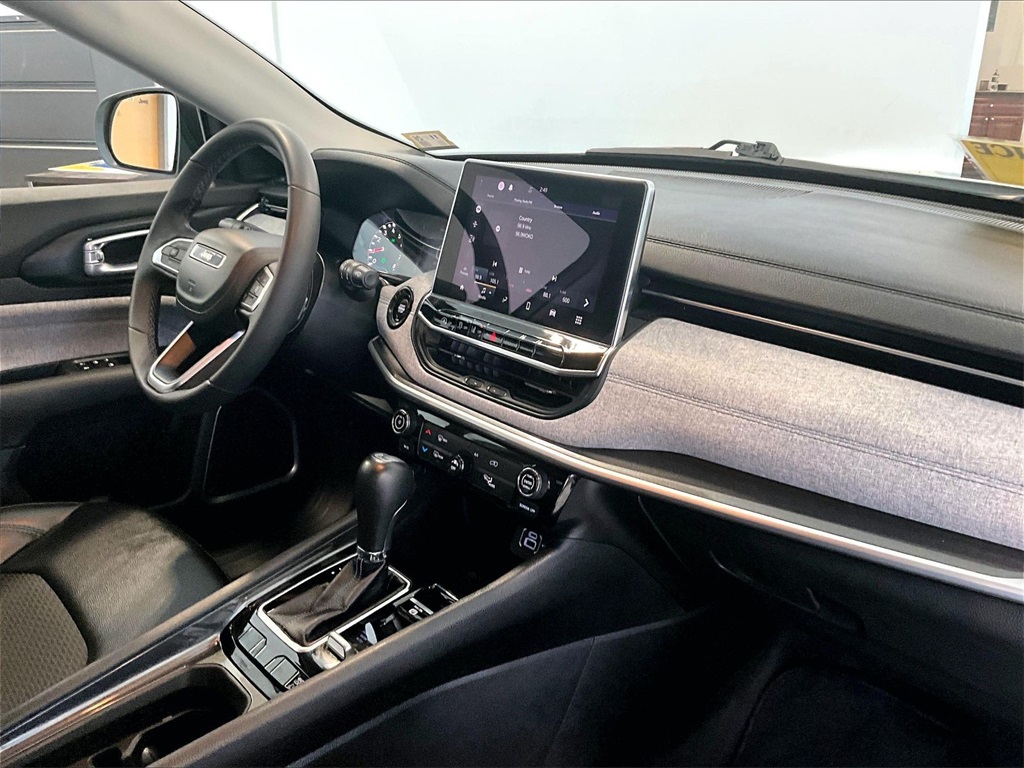 2022 Jeep Compass Latitude - Photo 14