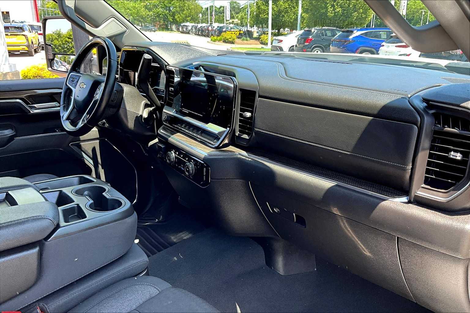 2024 Chevrolet Silverado 2500HD LT photo 16
