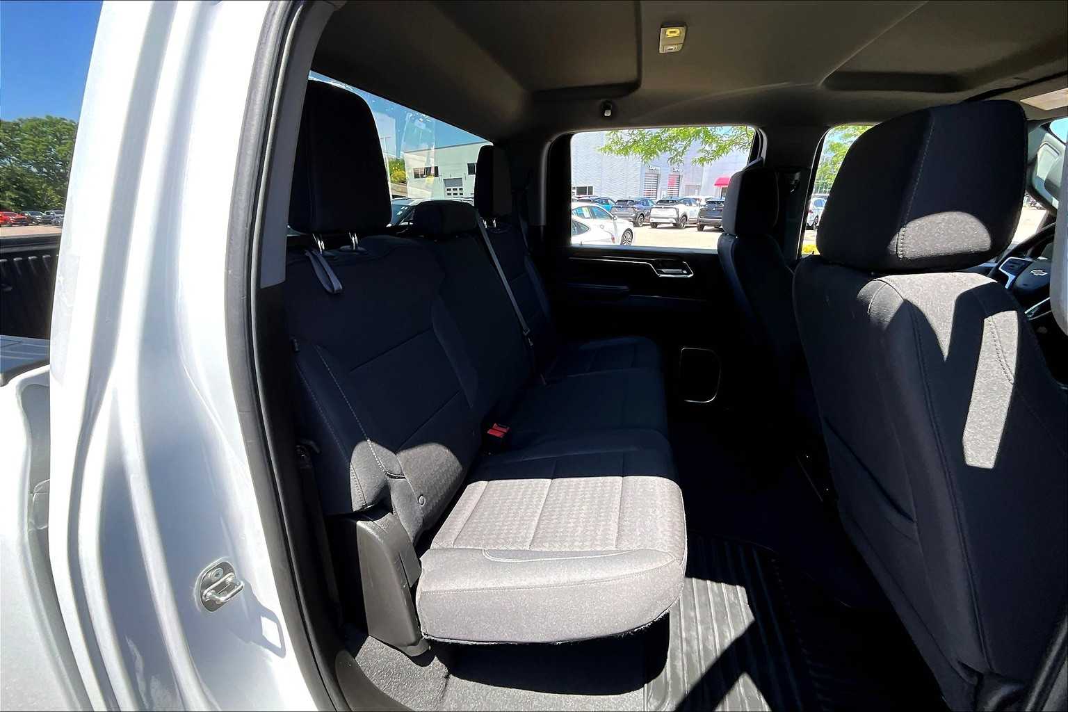 2024 Chevrolet Silverado 2500HD LT photo 18
