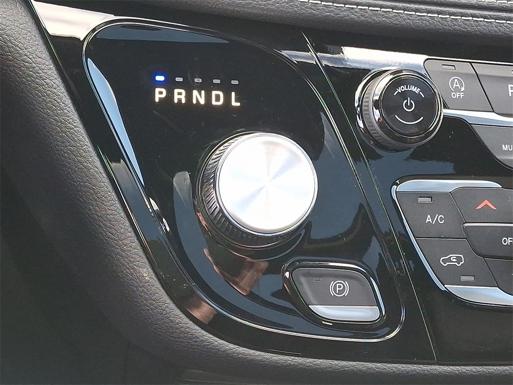 2026 Chrysler Pacifica Select - Photo 13
