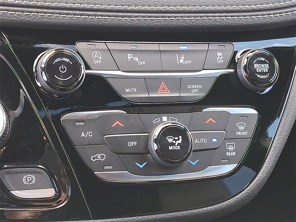 2026 Chrysler Pacifica Select - Photo 14