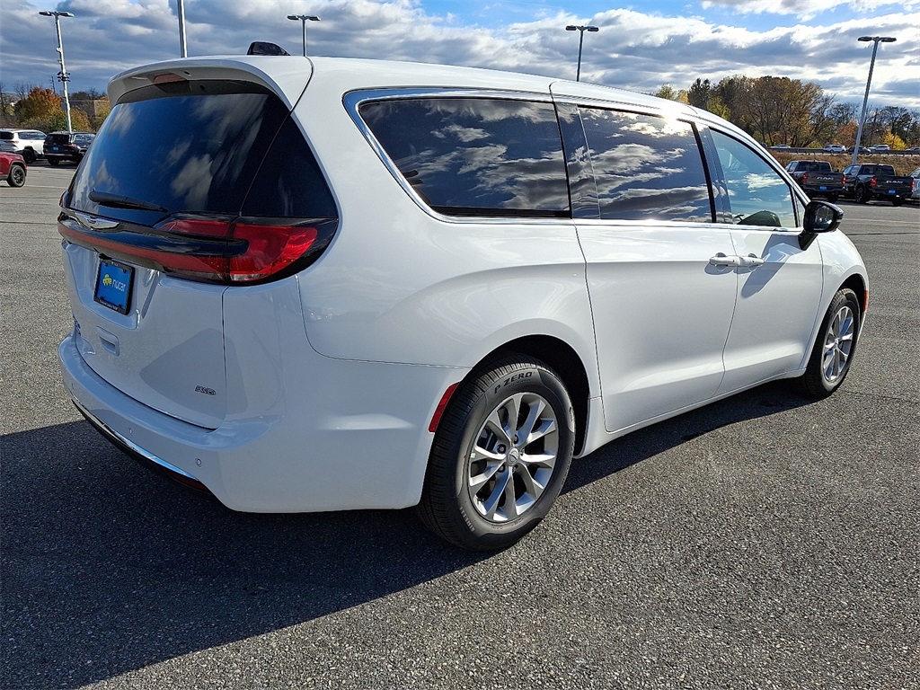 2026 Chrysler Pacifica Select - Photo 4