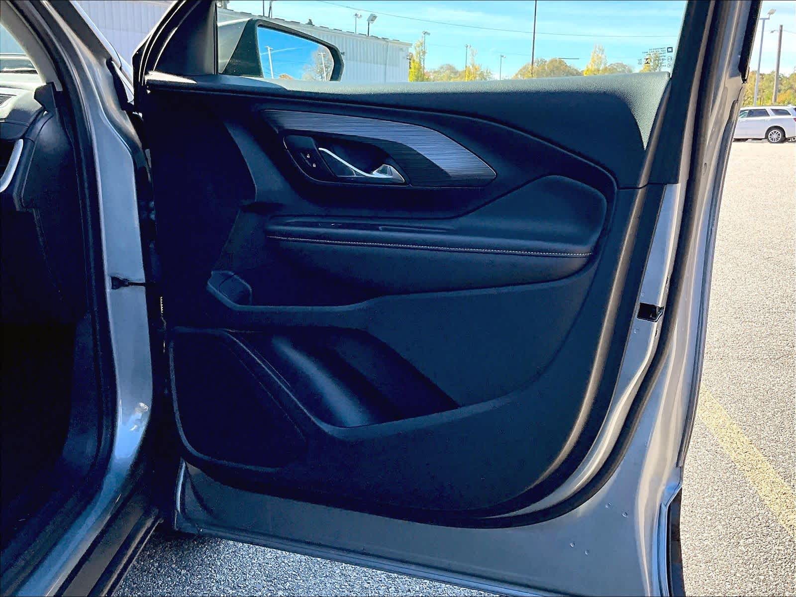 2023 GMC Terrain SLT - Photo 12