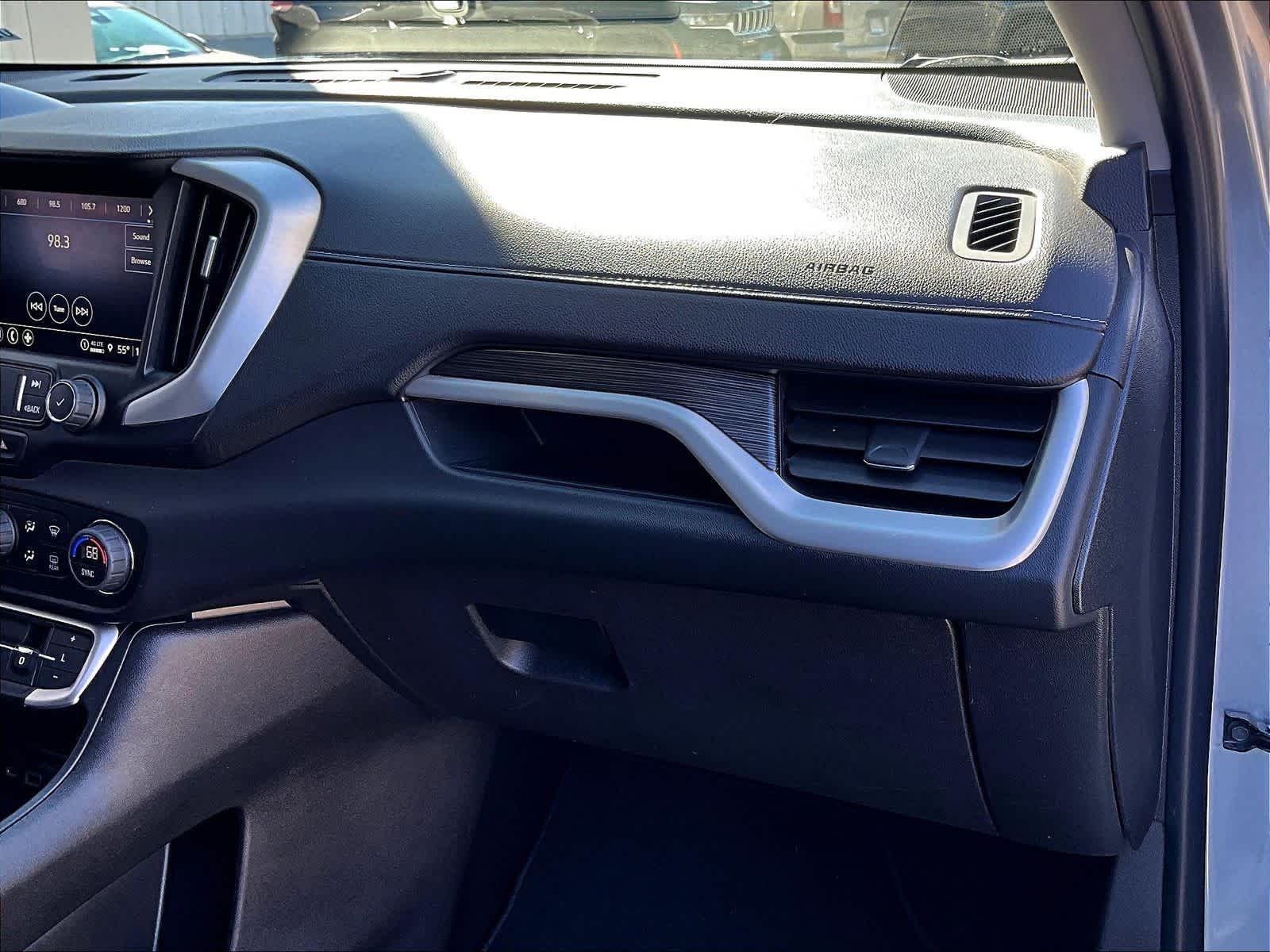 2023 GMC Terrain SLT - Photo 13
