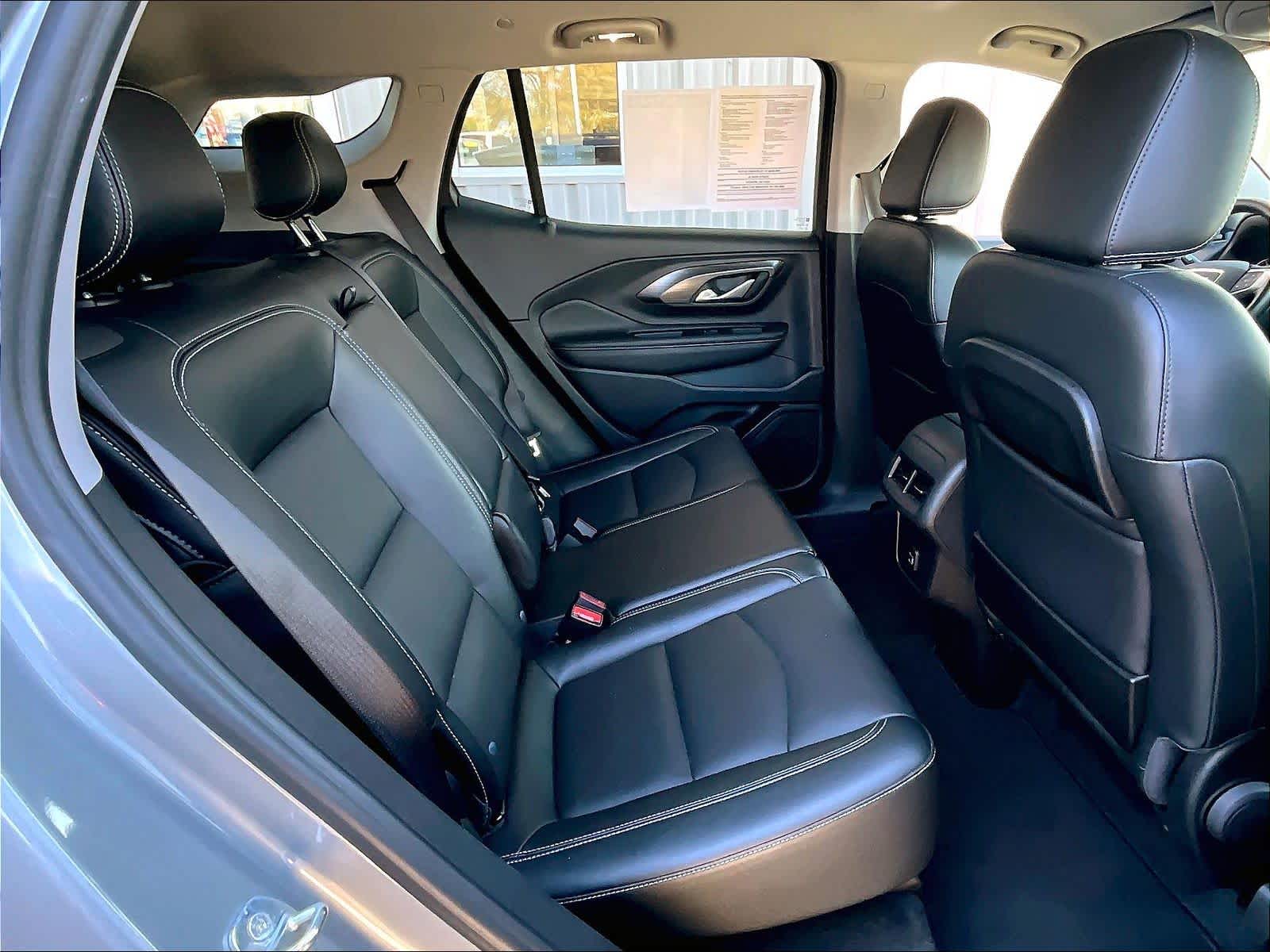 2023 GMC Terrain SLT - Photo 16